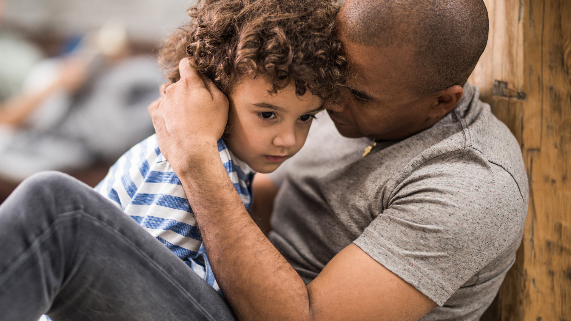 Child support muslim salbiy. His father when he a children and. His father when he a children and. Отец играет с сыном. Папа читает книгу детям.